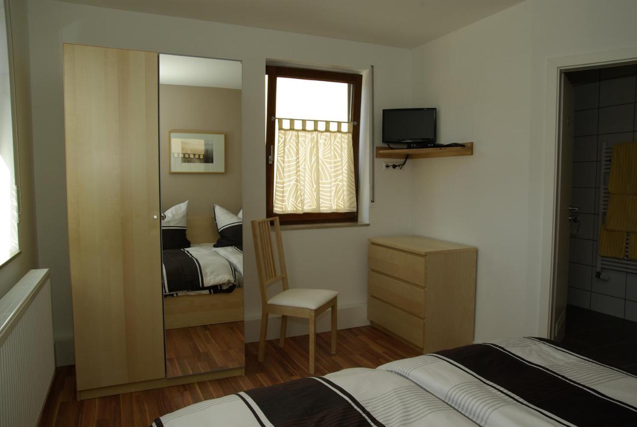 Gaestezimmer Zwischen Neckar Und Enz Hotel Besigheim Exterior photo