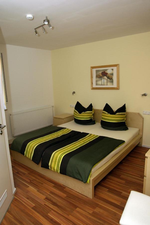 Gaestezimmer Zwischen Neckar Und Enz Hotel Besigheim Exterior photo